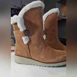 SKECHERS mid calf boots 8.5 Apex suede